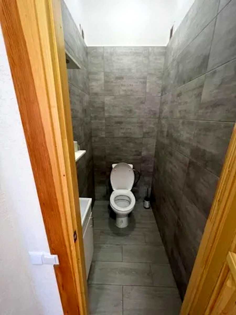 1877837008805464