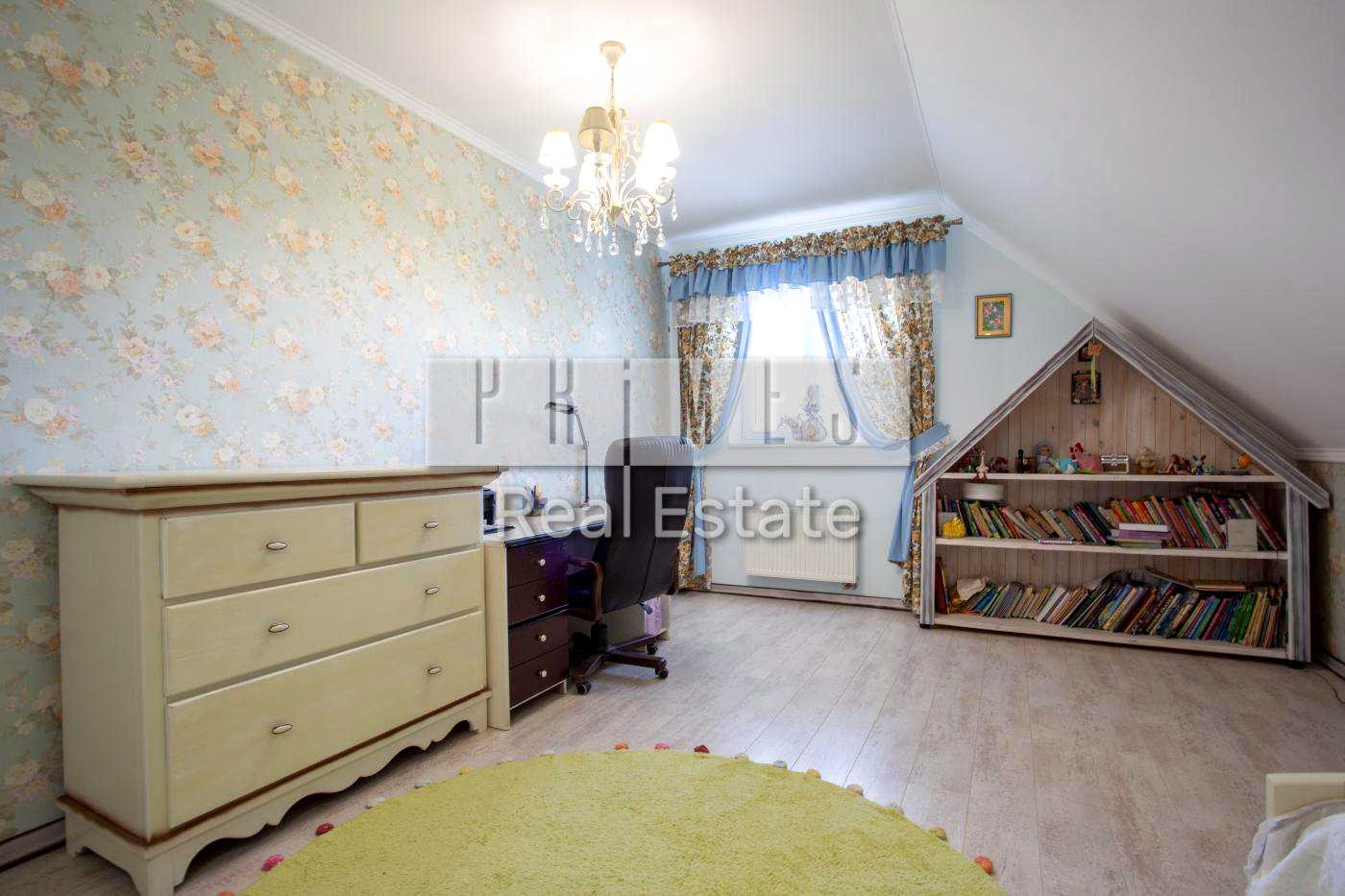 1877837277043517