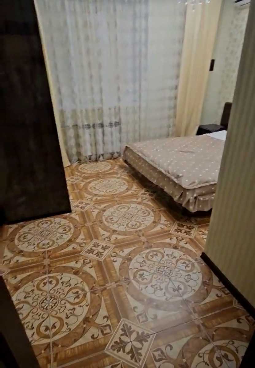 1877837654350344