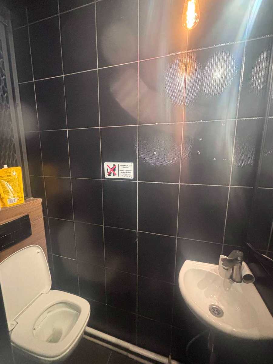 1877838120155558