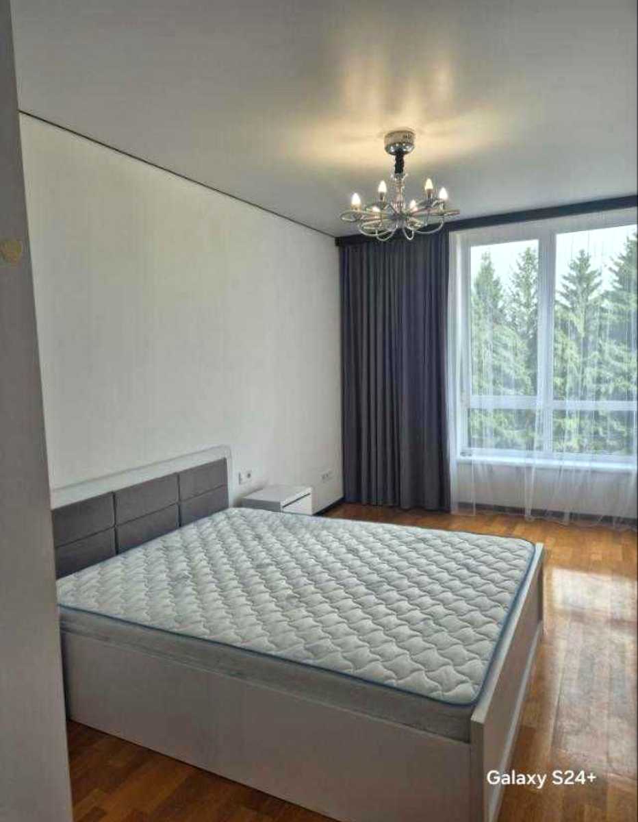 1877838416638375