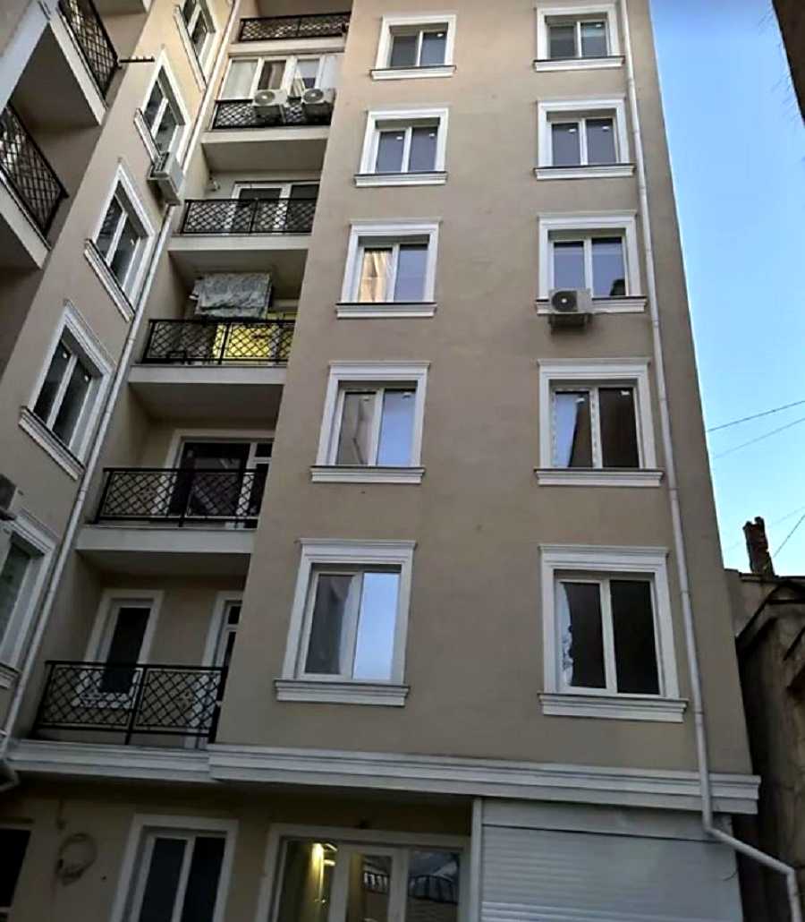 1877838437764637