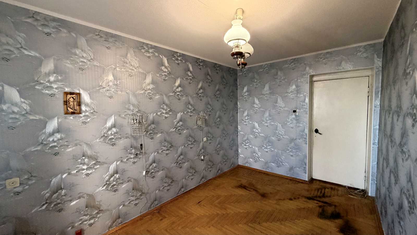 1877839934878927