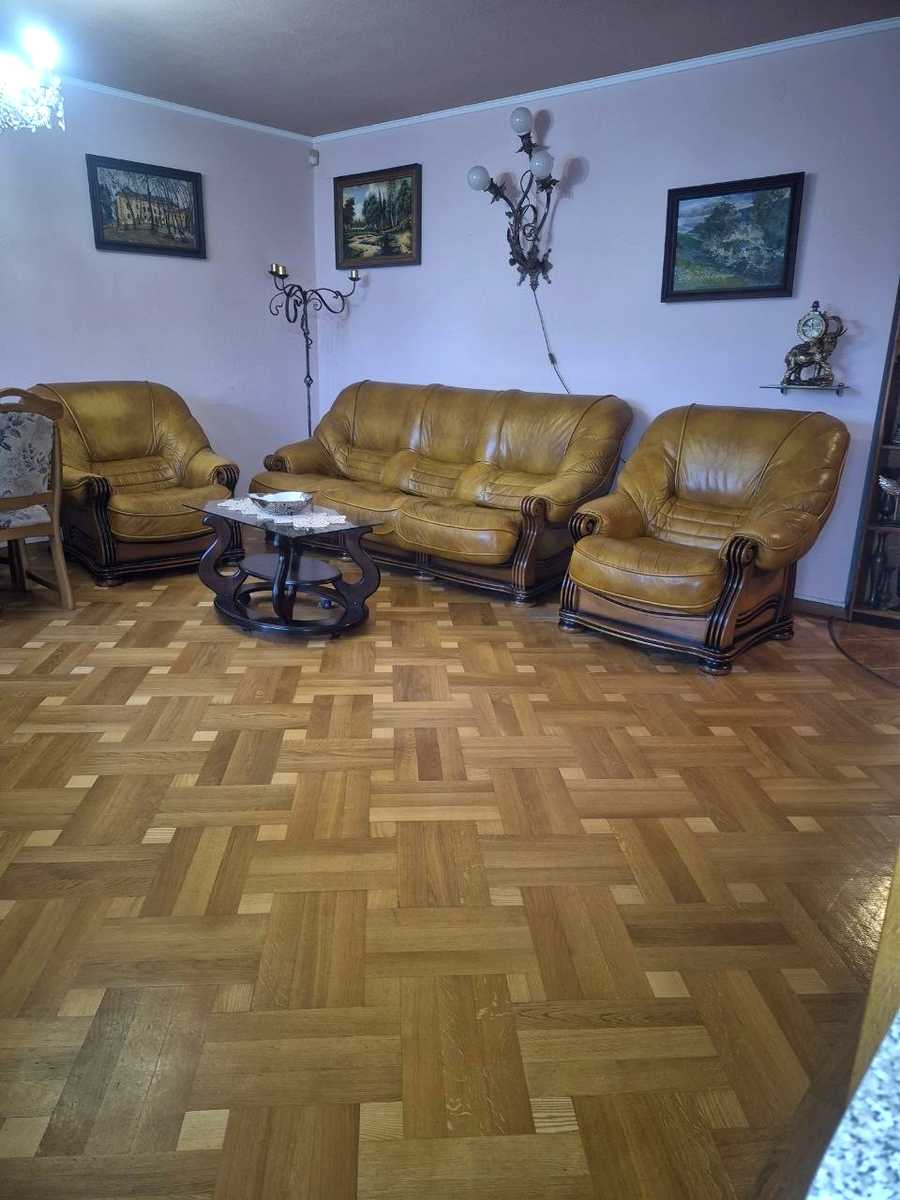 1877840470949433