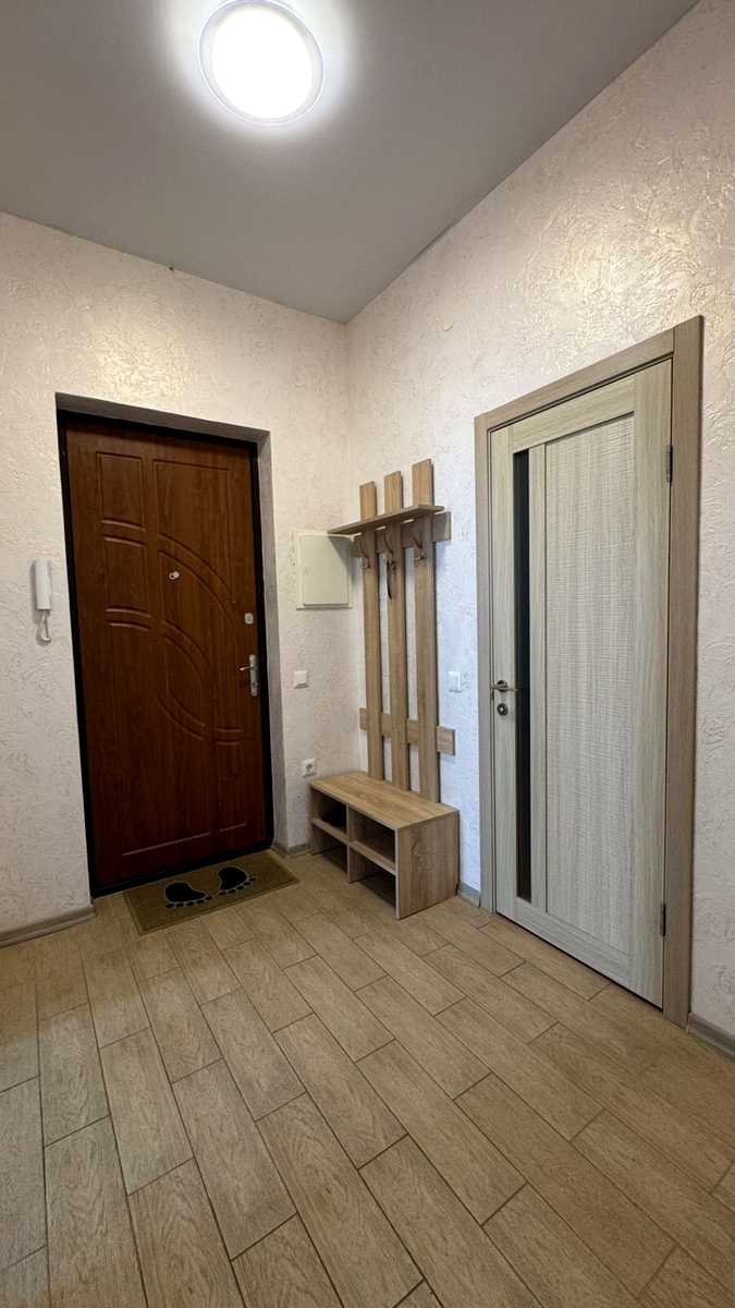 1877840981635095