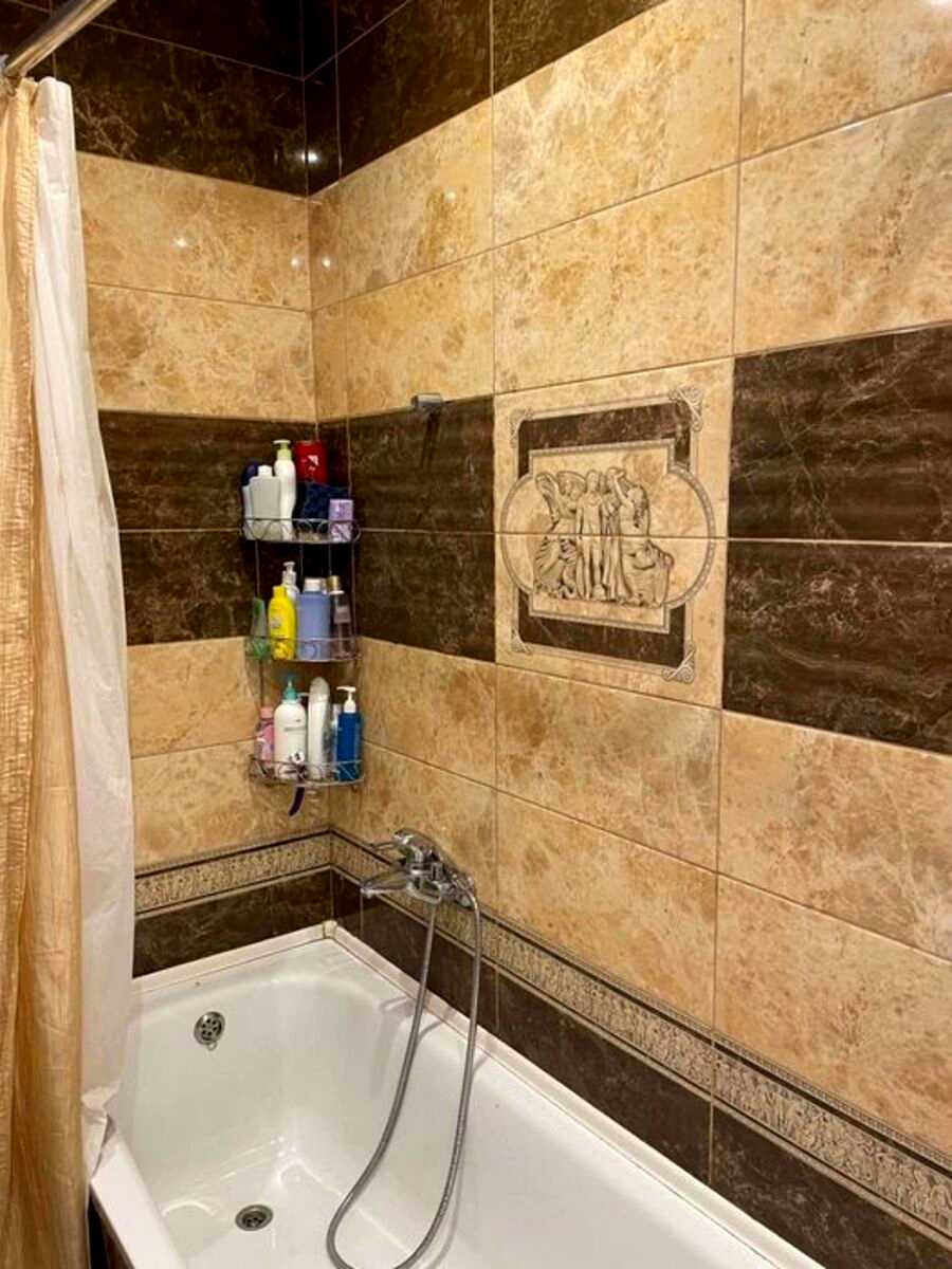 1877841074053400