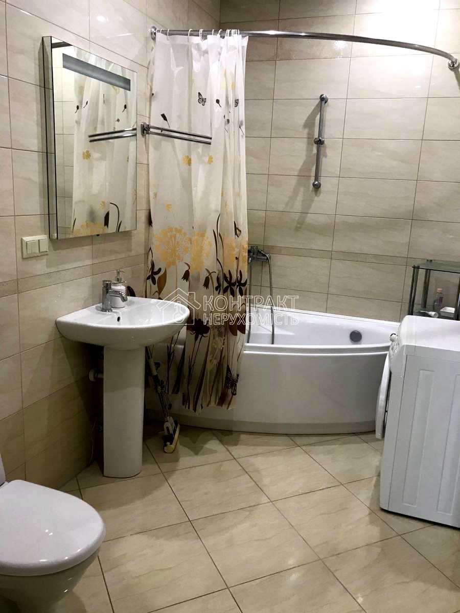 1877841678115774