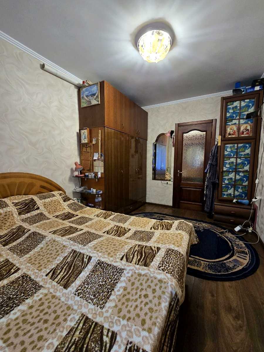 1877841877076277