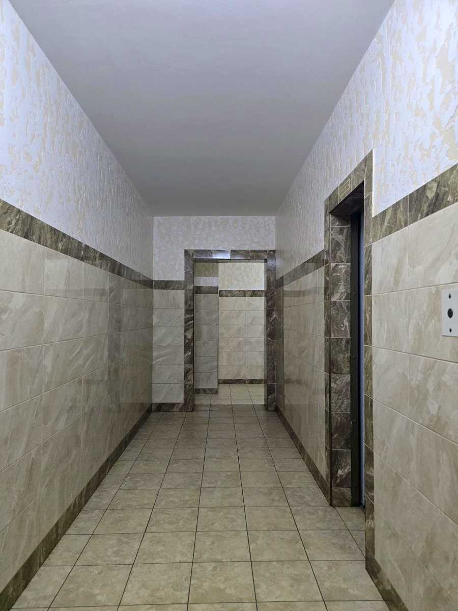 1877841877854929