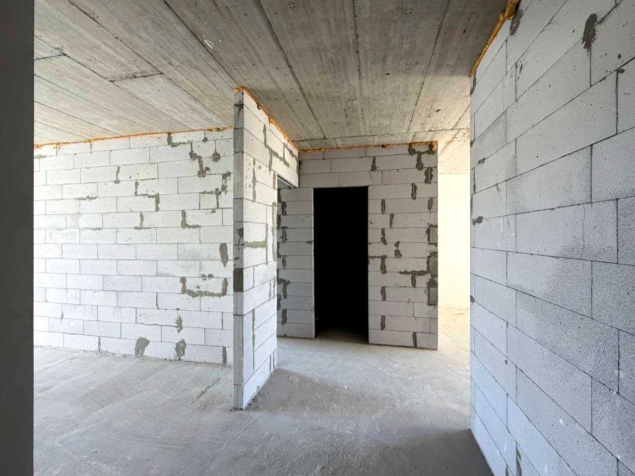 1877842836600819