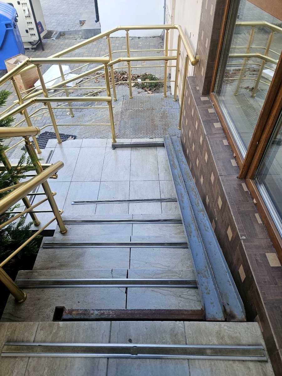 1877842916292406