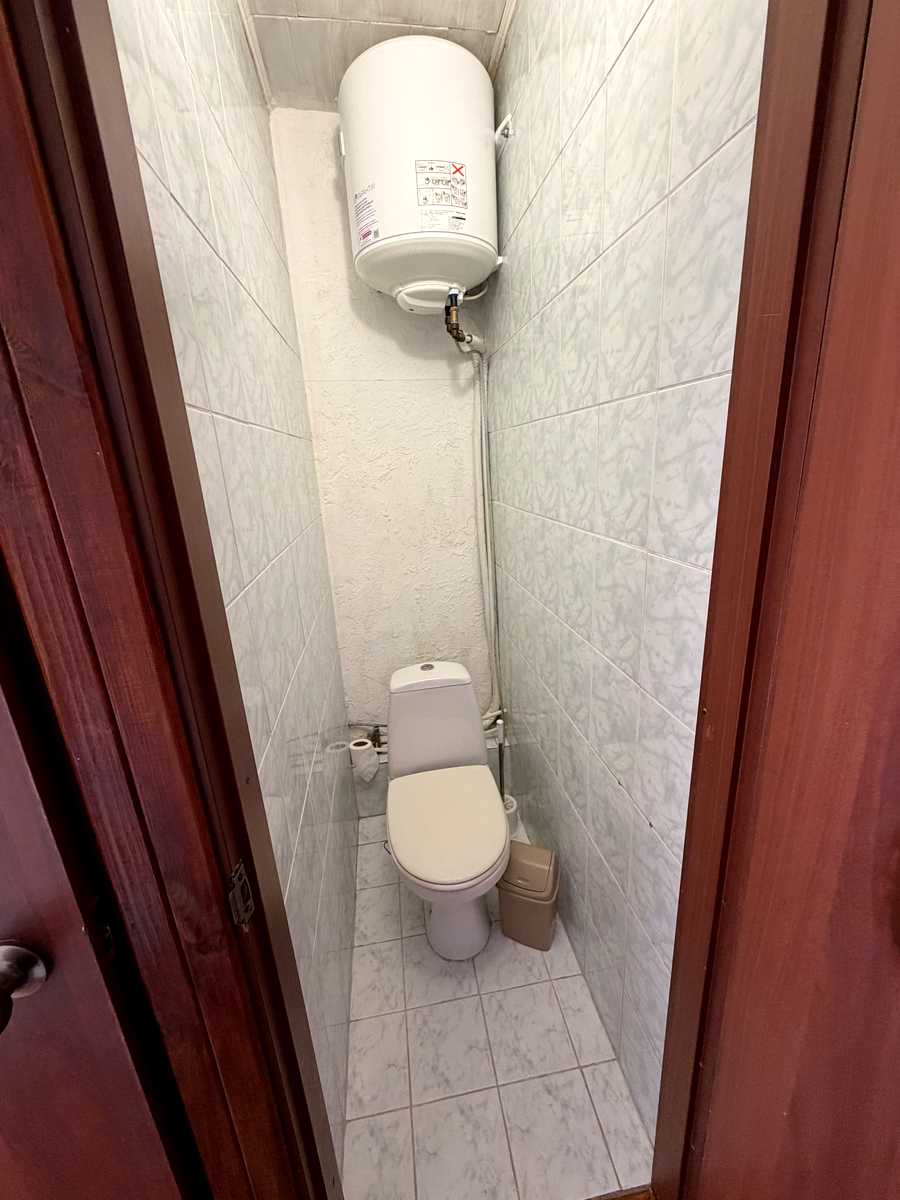 1877843845876276