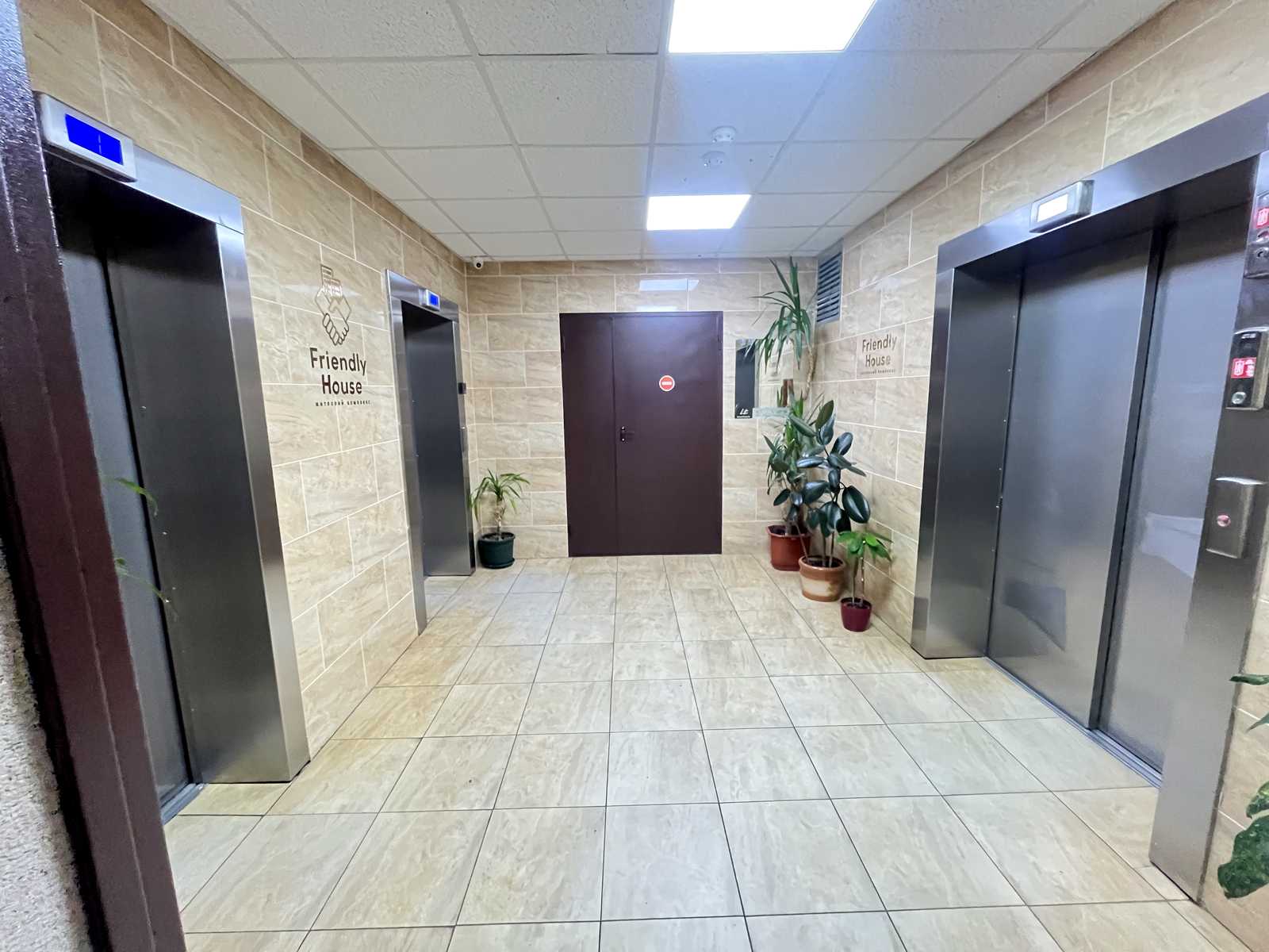 1877844076062902