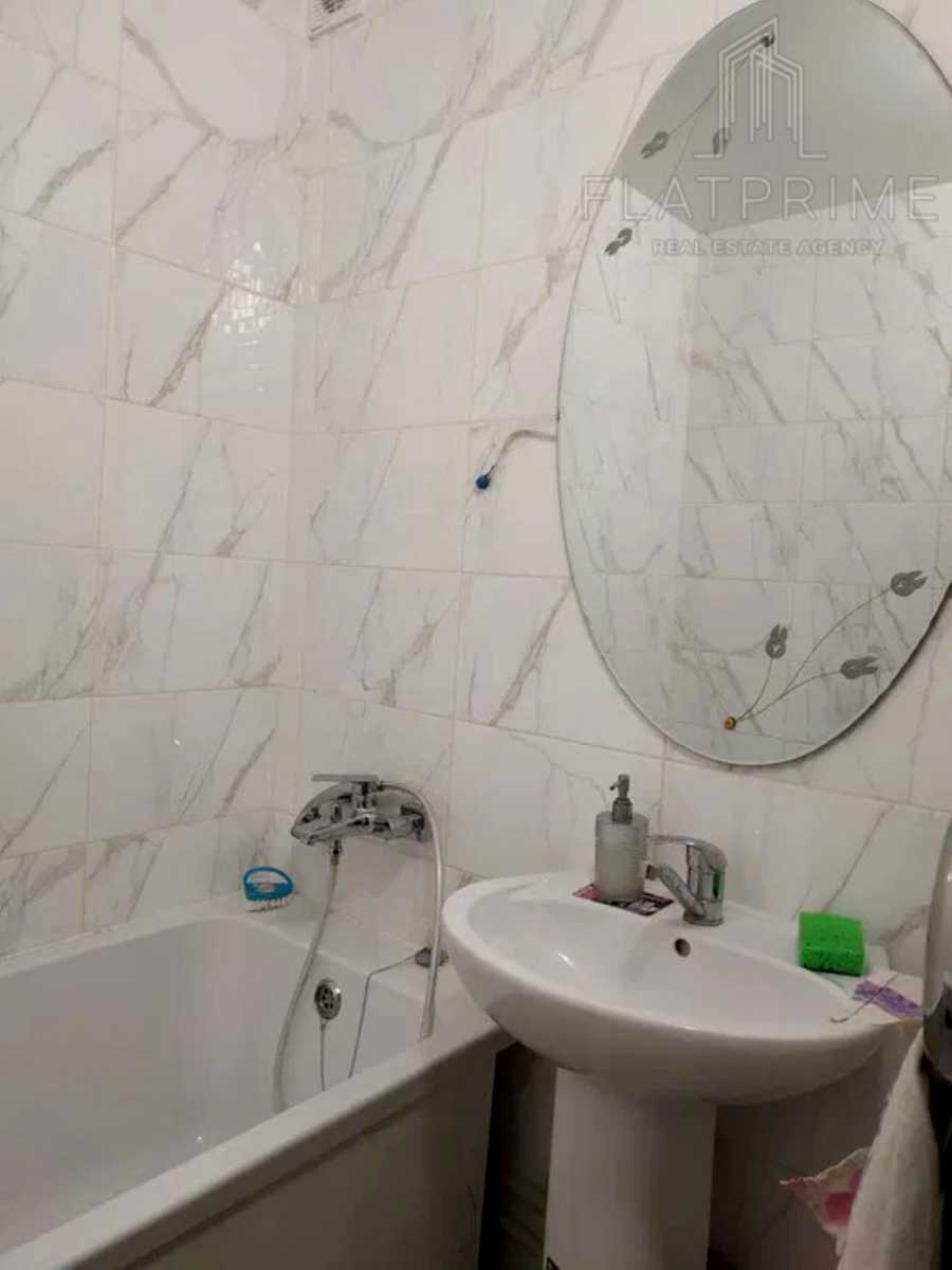 1877844679894177