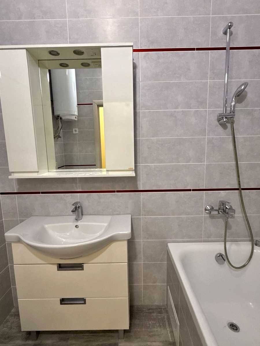 1877844819257904
