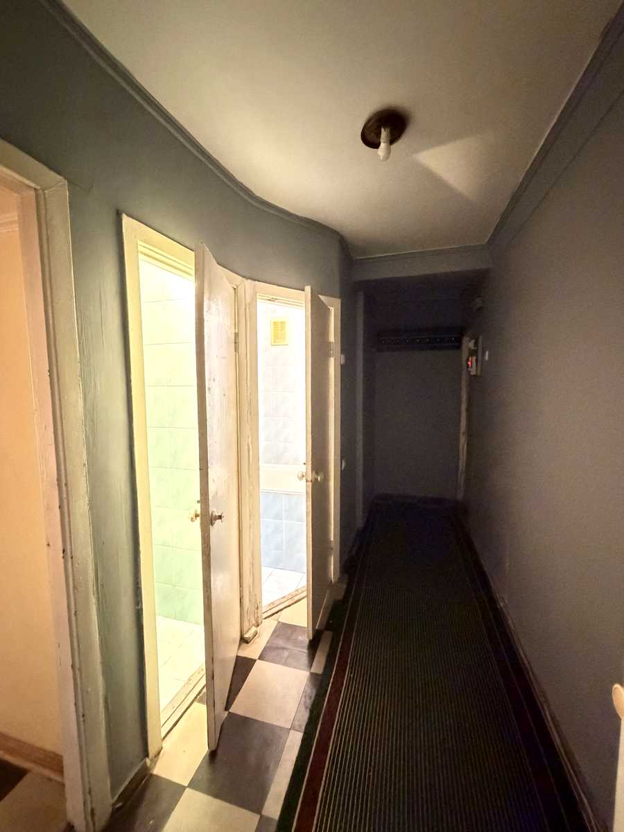 1877845042076611