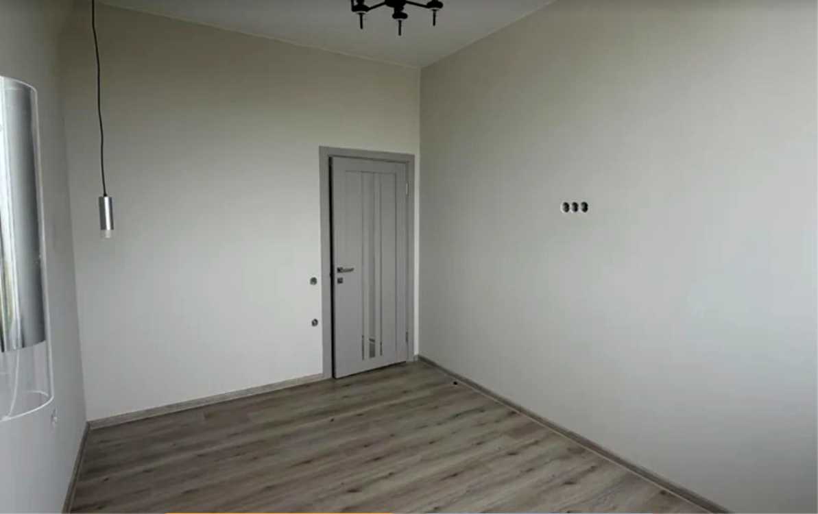 1877845852317861