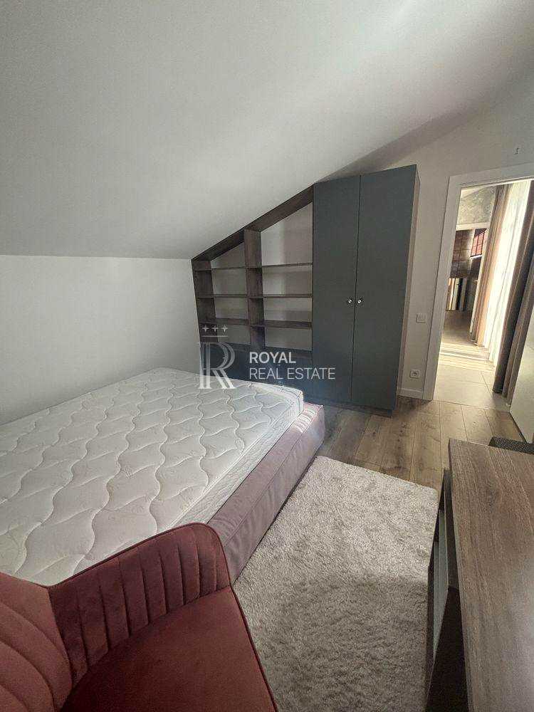 1877846679781761
