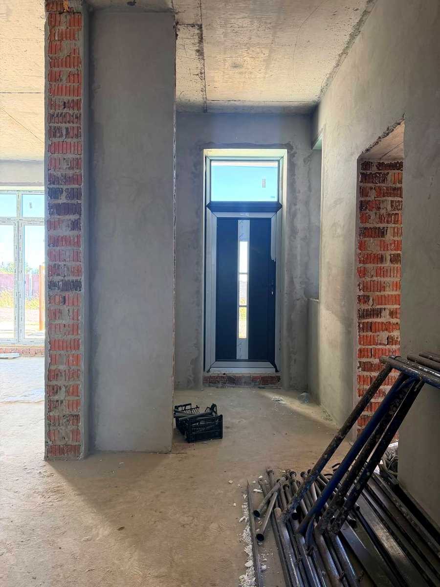 1877848018015351