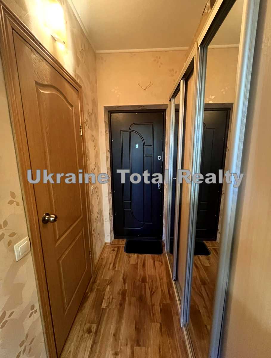 1877849858221404