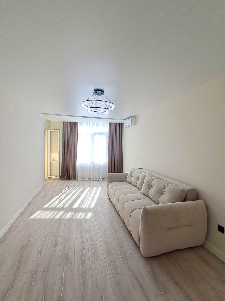 1877850075699392