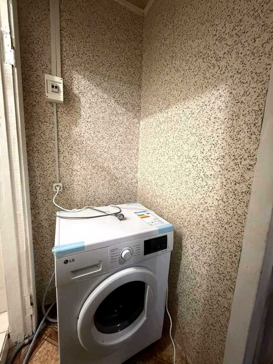 1877850519947652