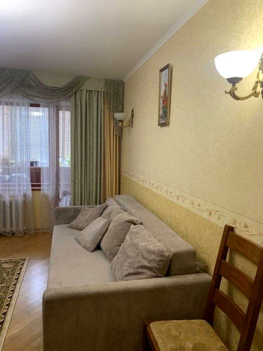 1877850829997593