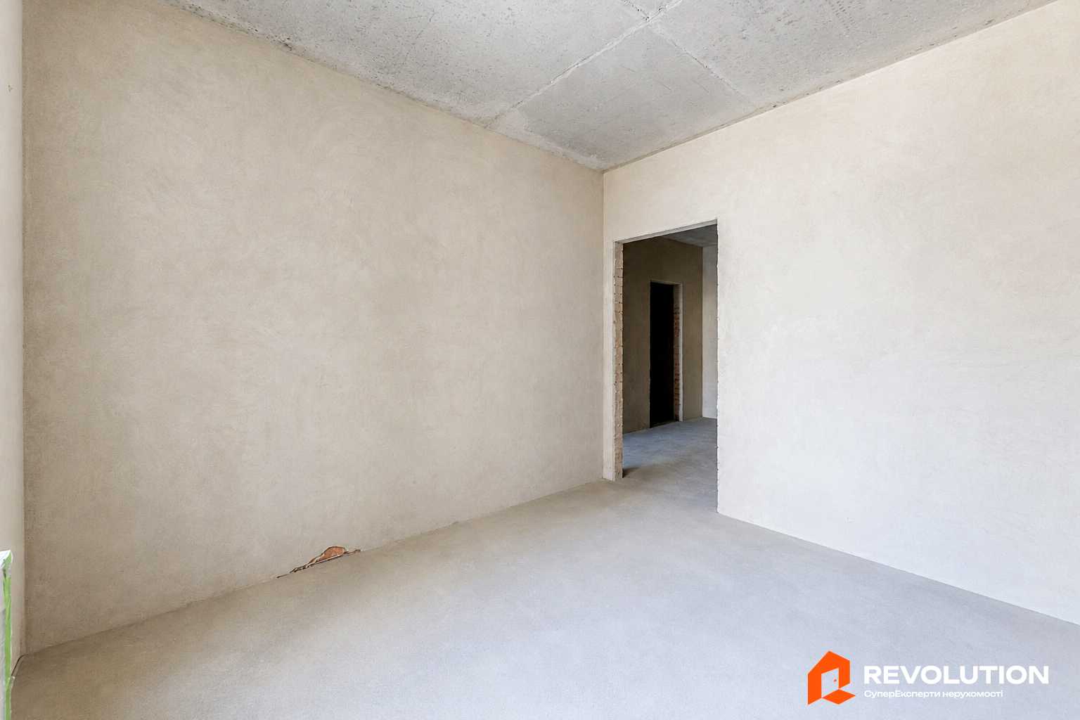1877851842324212