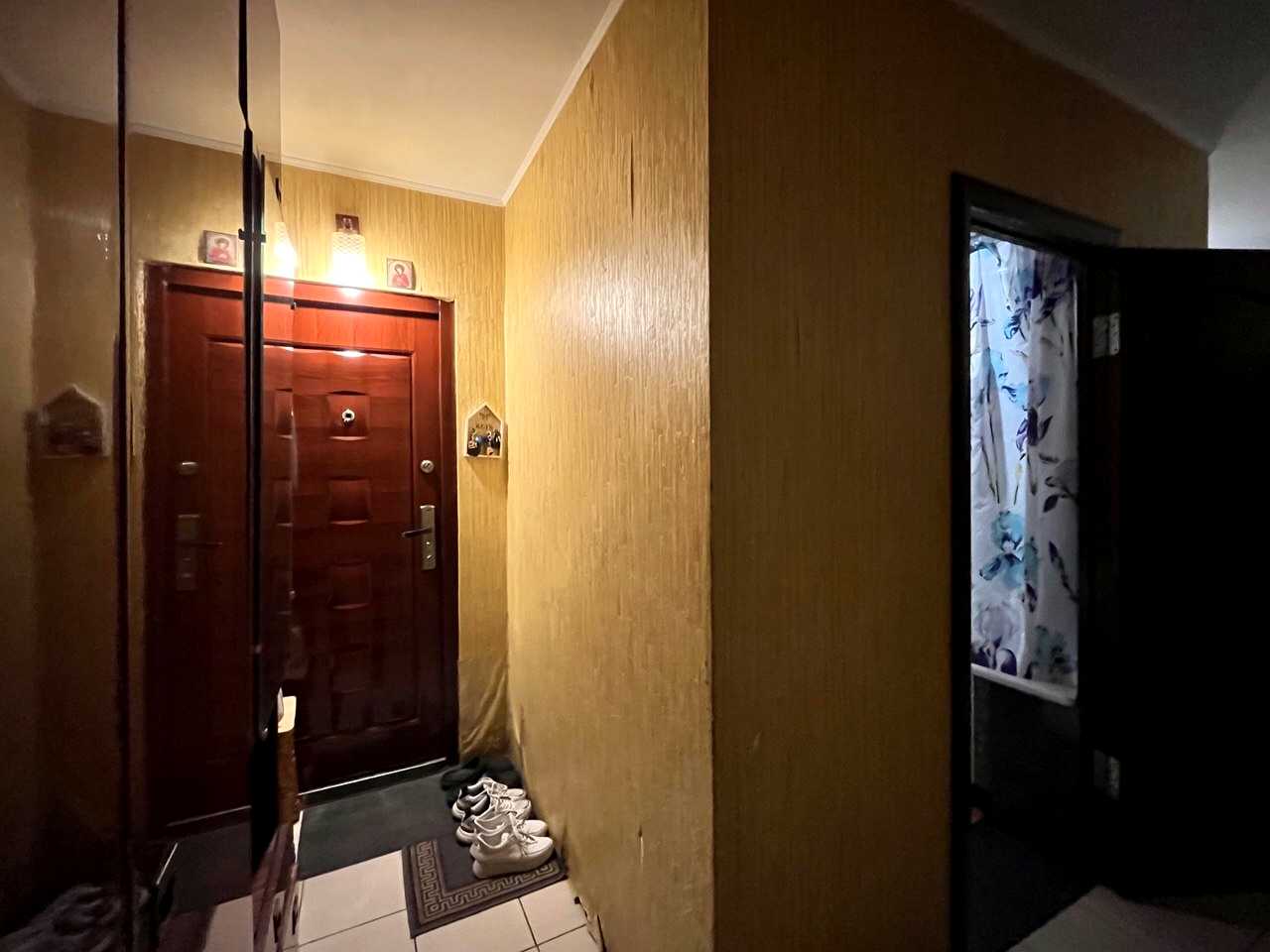 1877851890810136