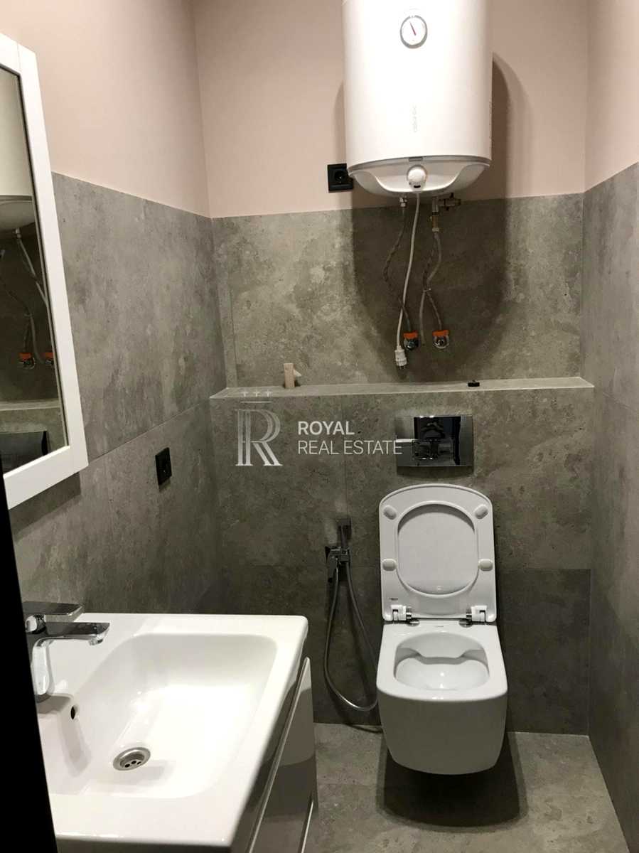 1877852090727869