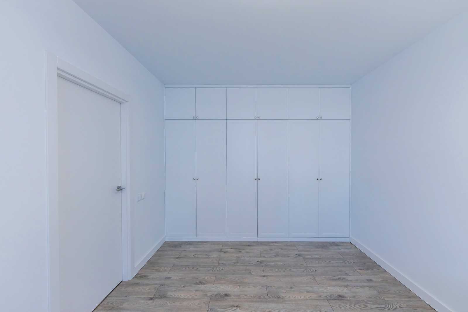 1877852350775356