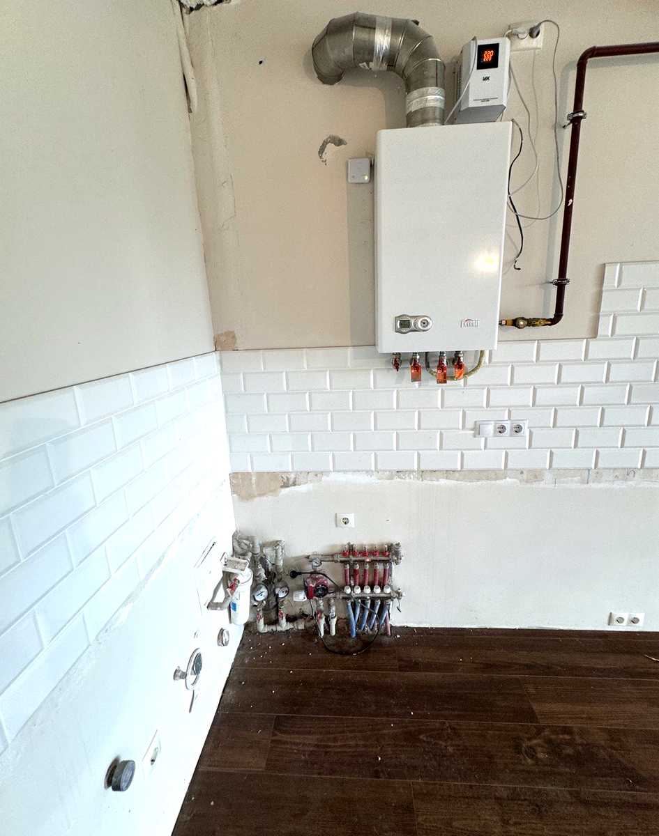1877852903200696