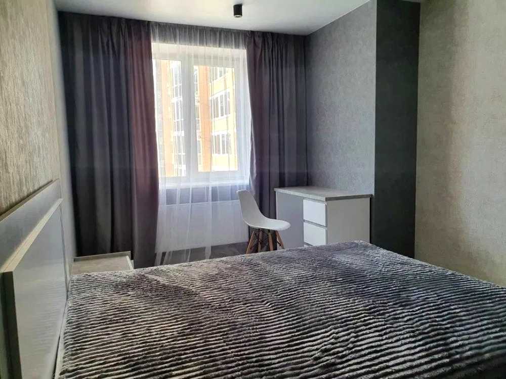 1877852976406429