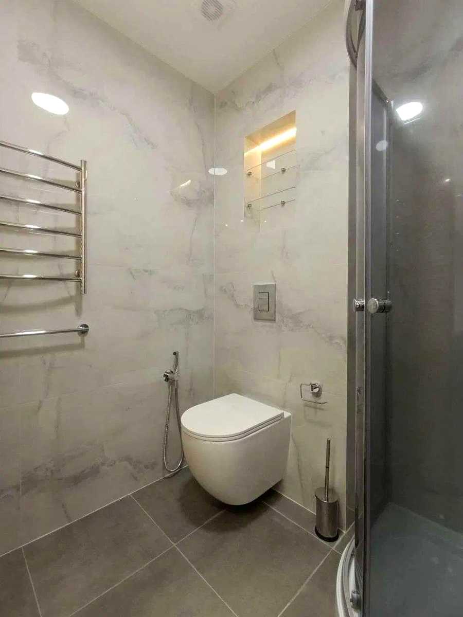 1877853611740993