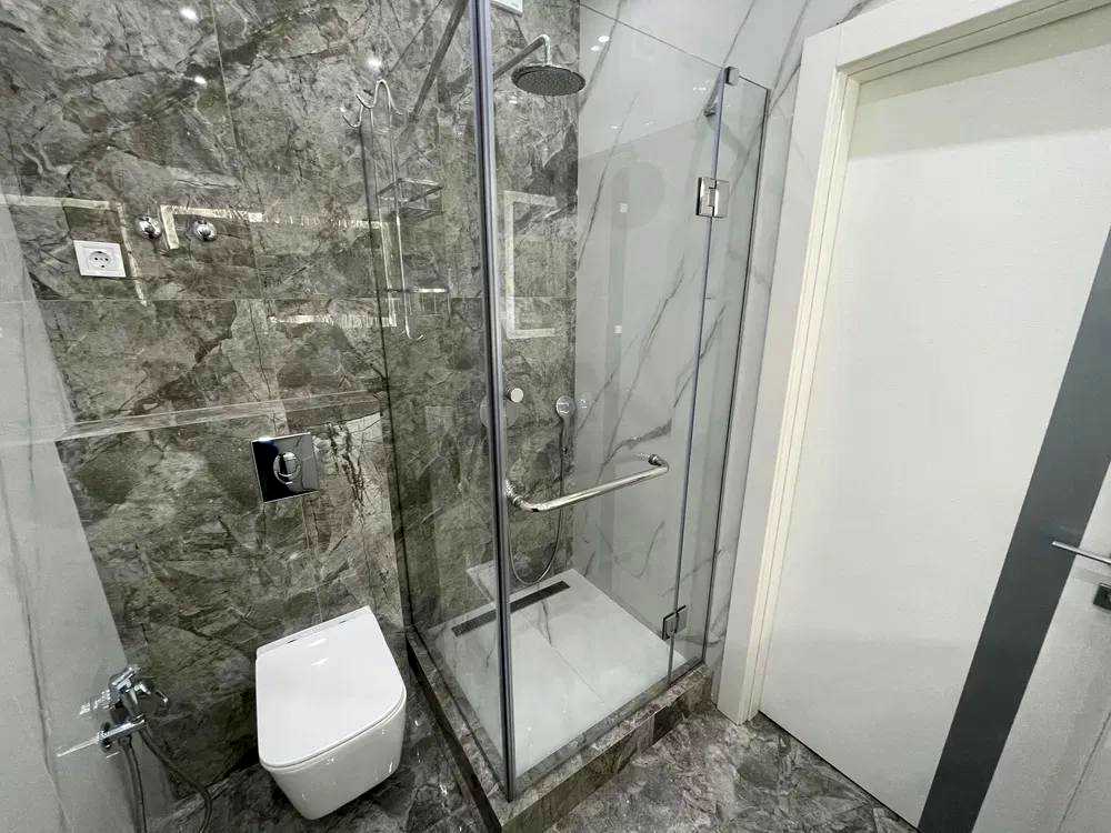 1877855024056286