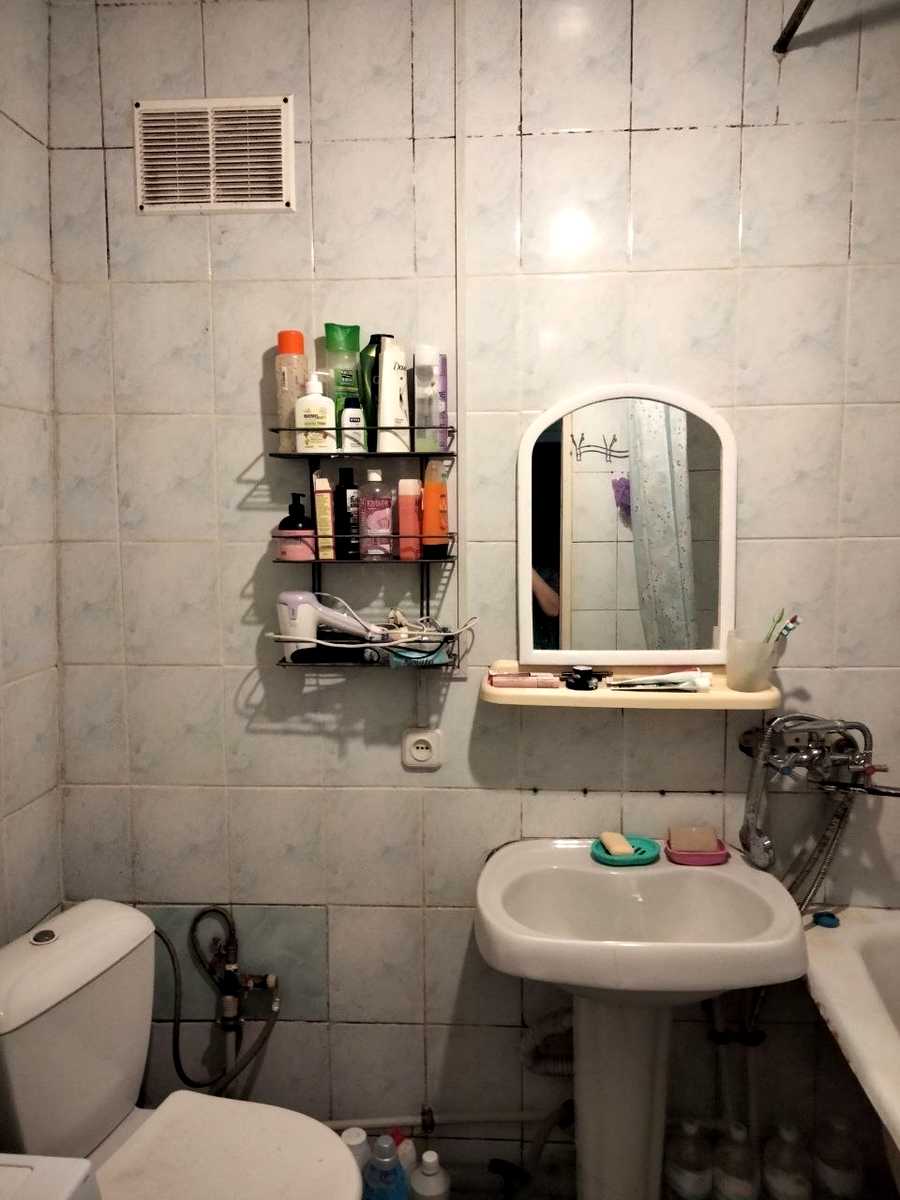 1877855844172335
