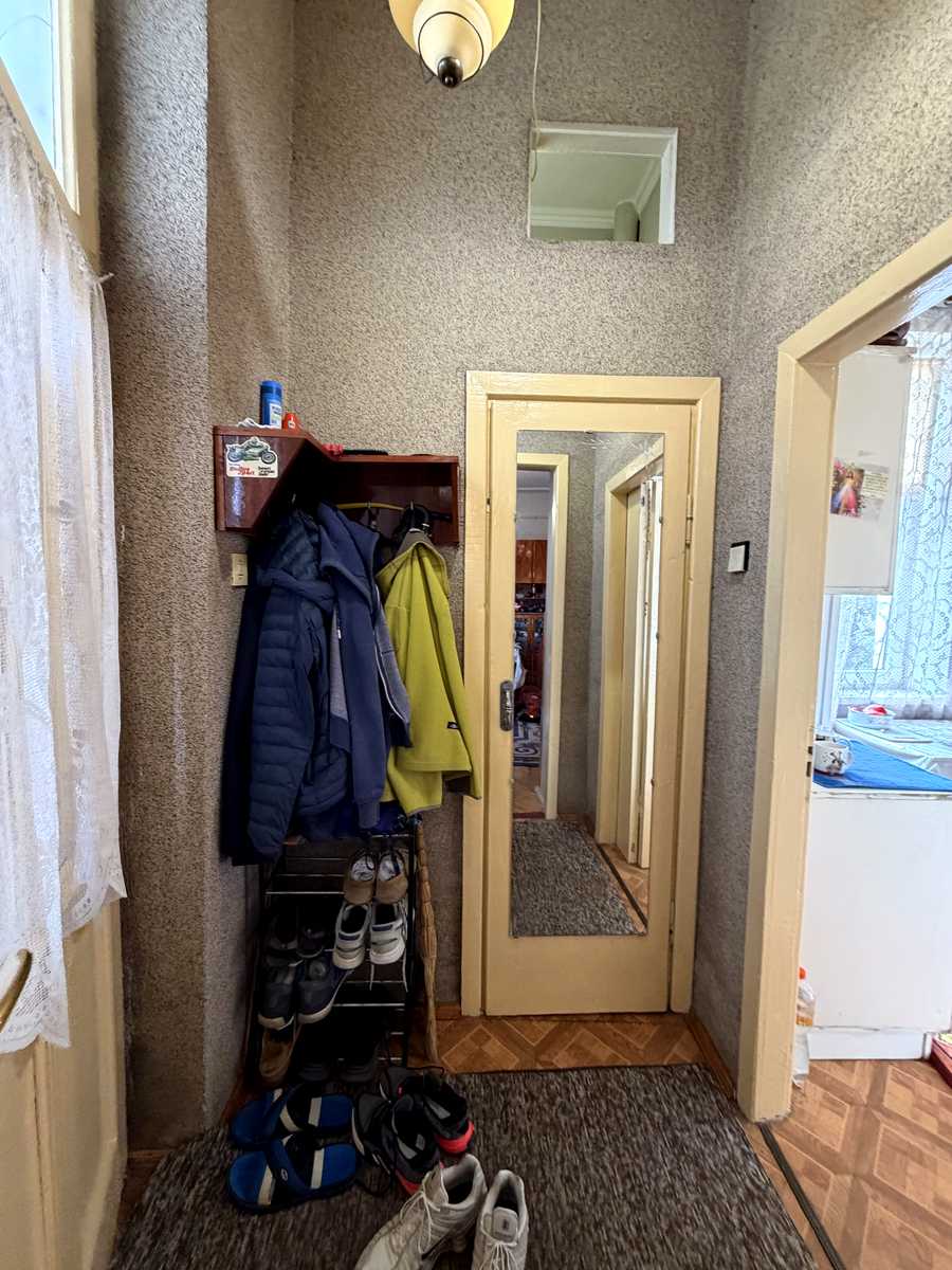 1877856137275706
