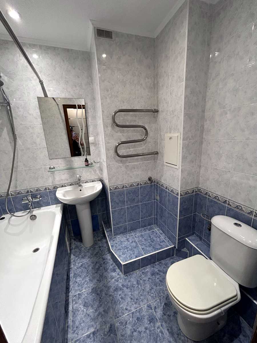 1877856213522083