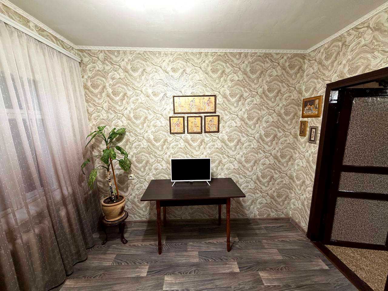 1877856473502354
