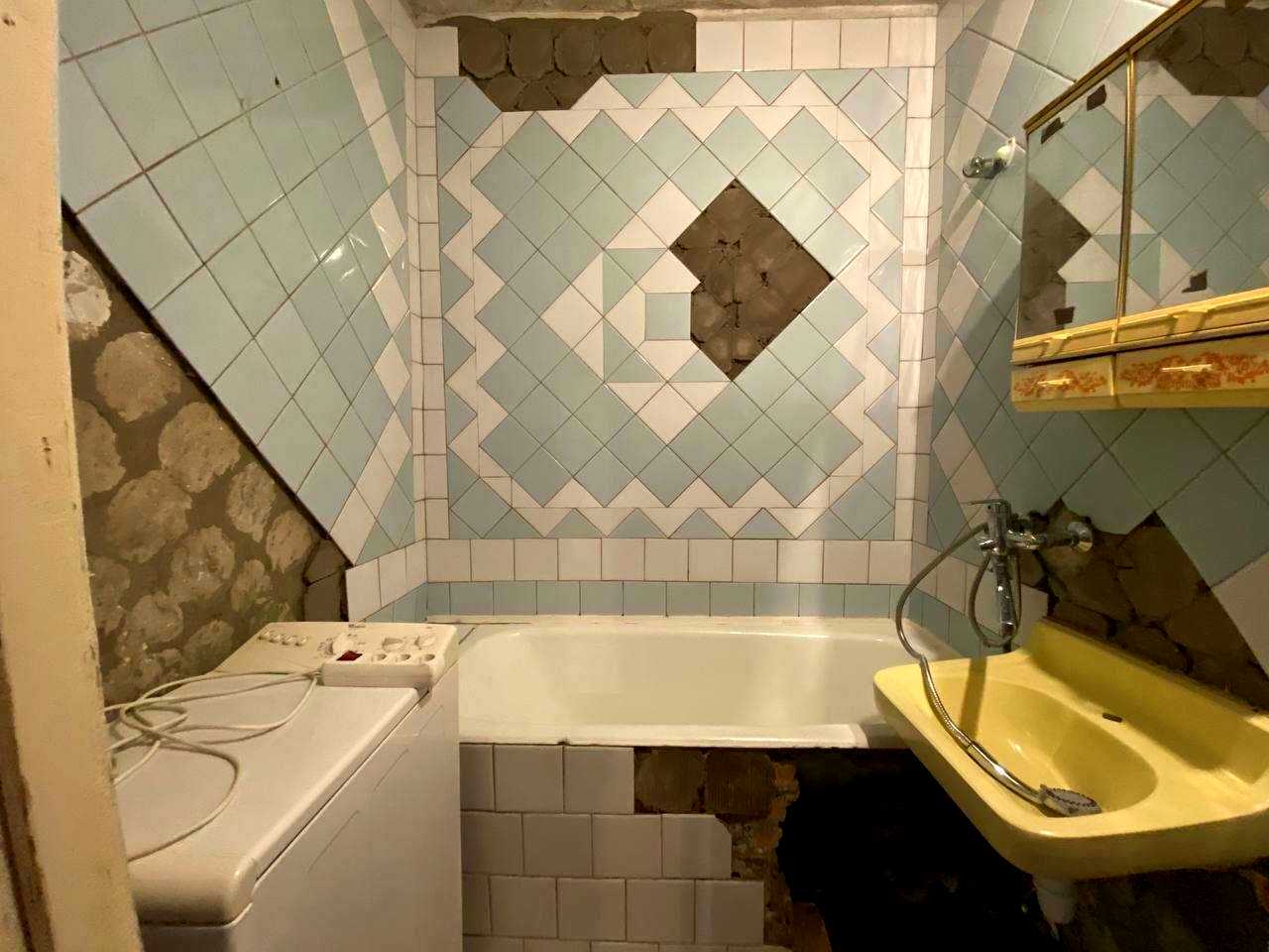 1877858707320386