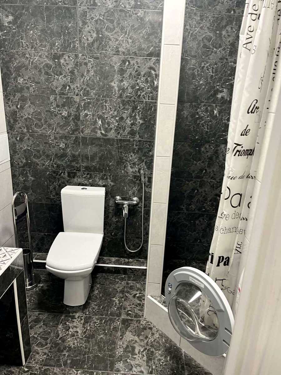 1877859449632372