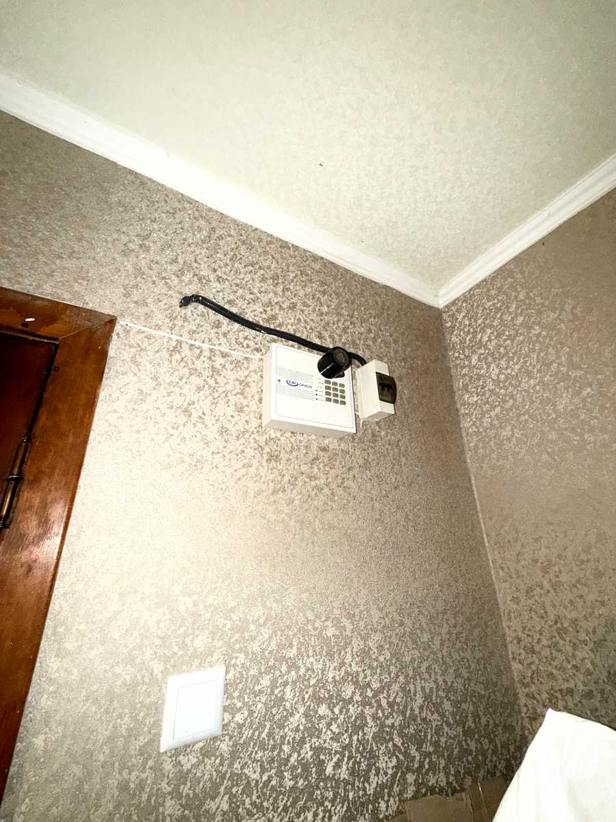 1877862398773346