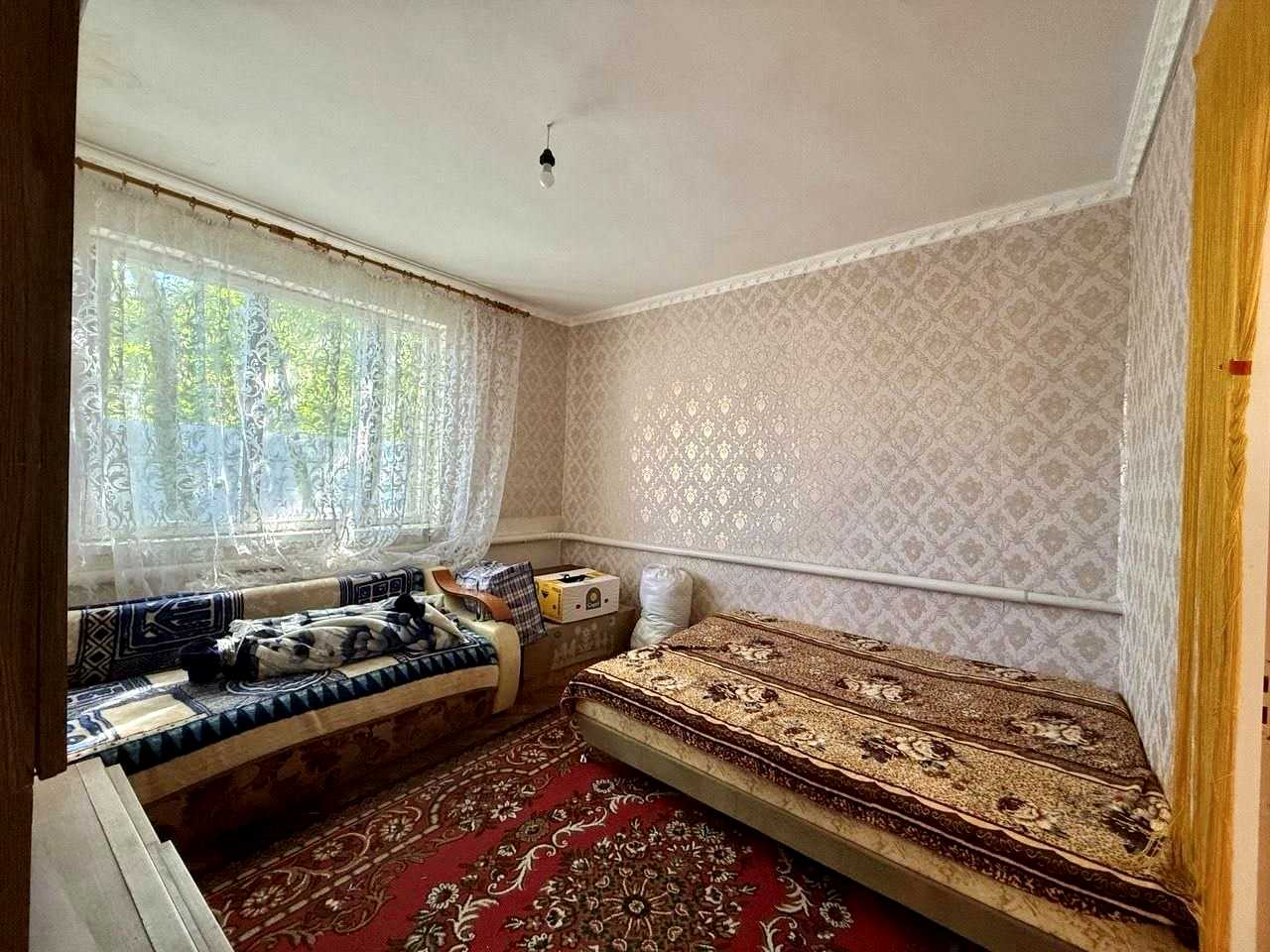 1877863851013403