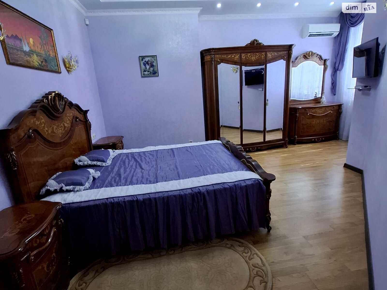 1877864955890302