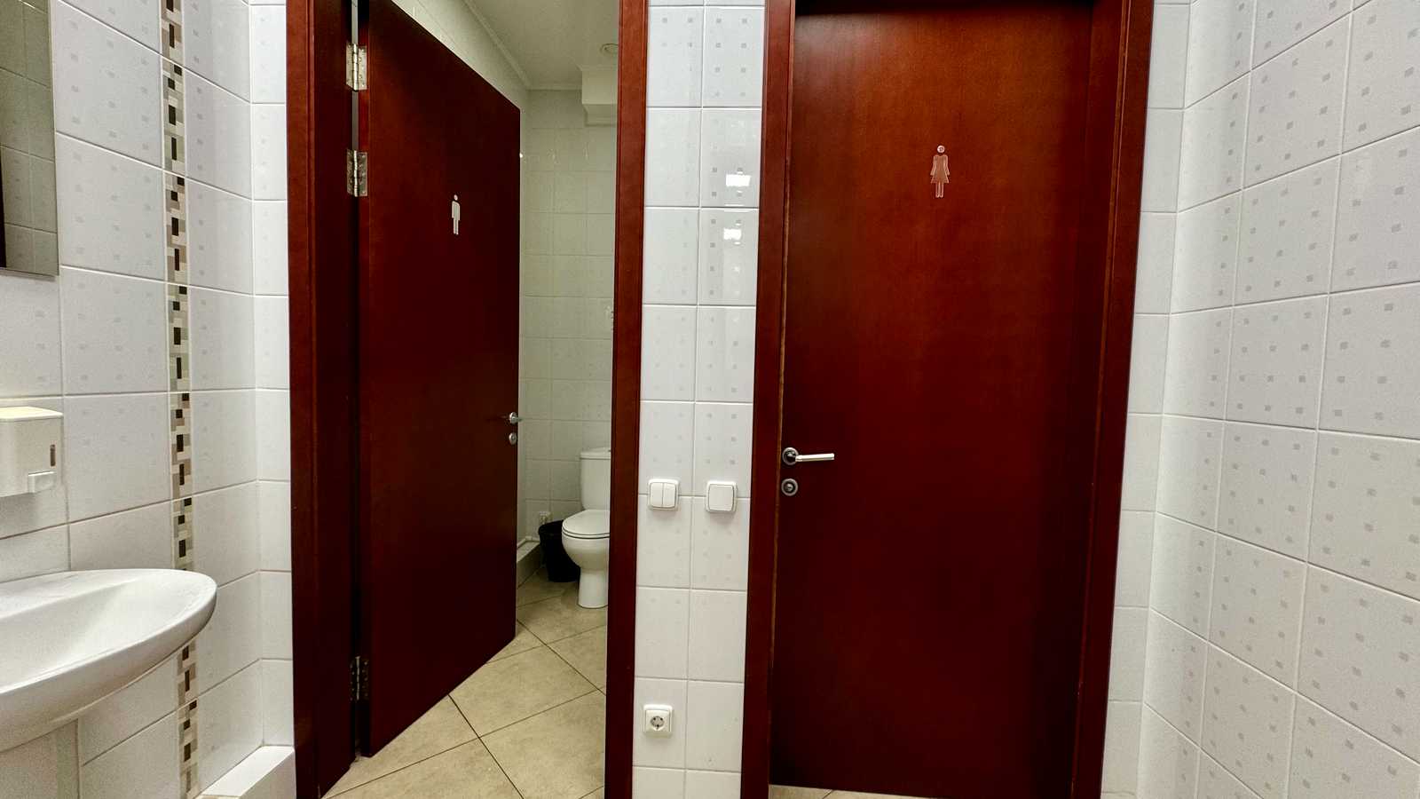1877865862488913