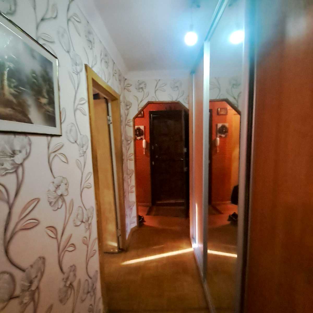1877867892922016