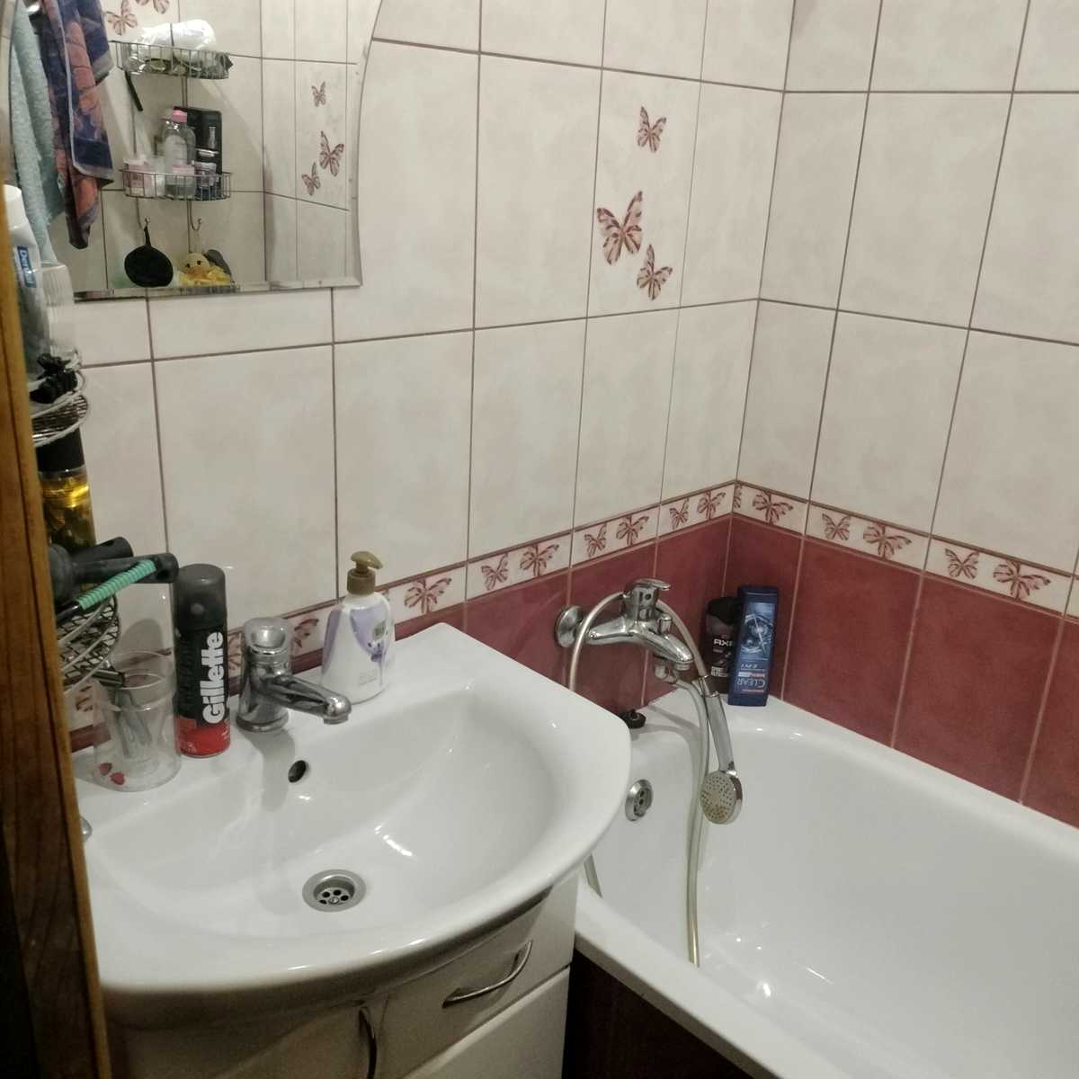 1877868270936023