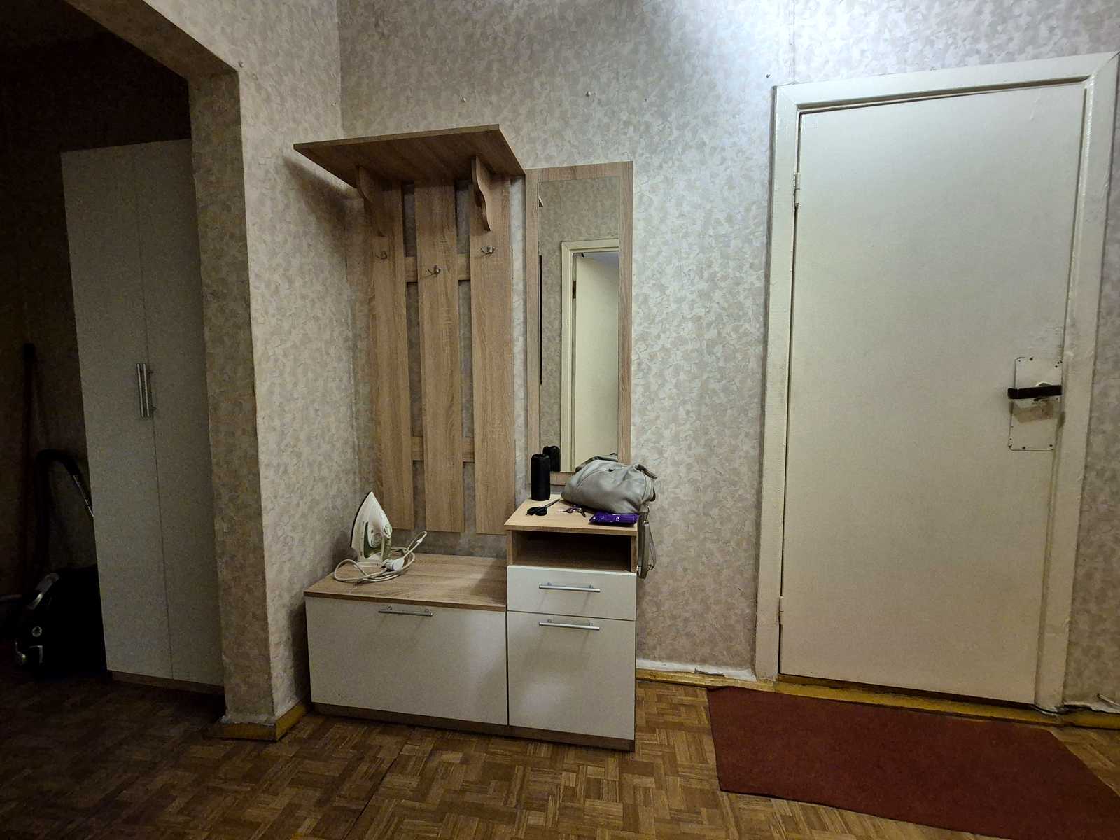 1877869077809144