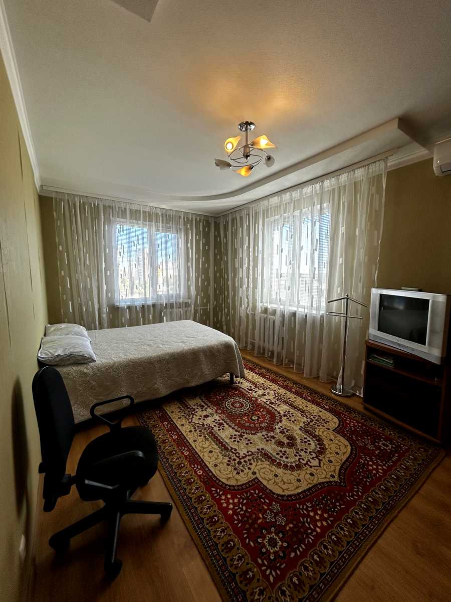 1877869690141543