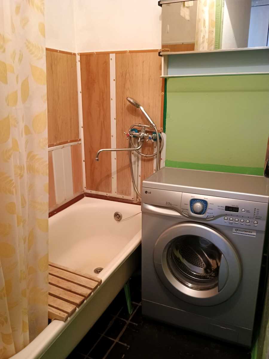 1877870468278347